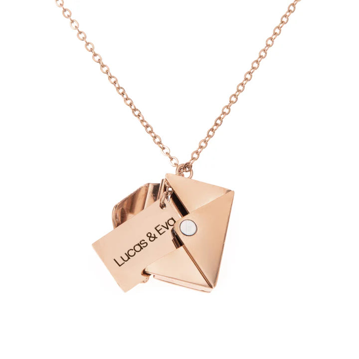 Personalized medallion necklace